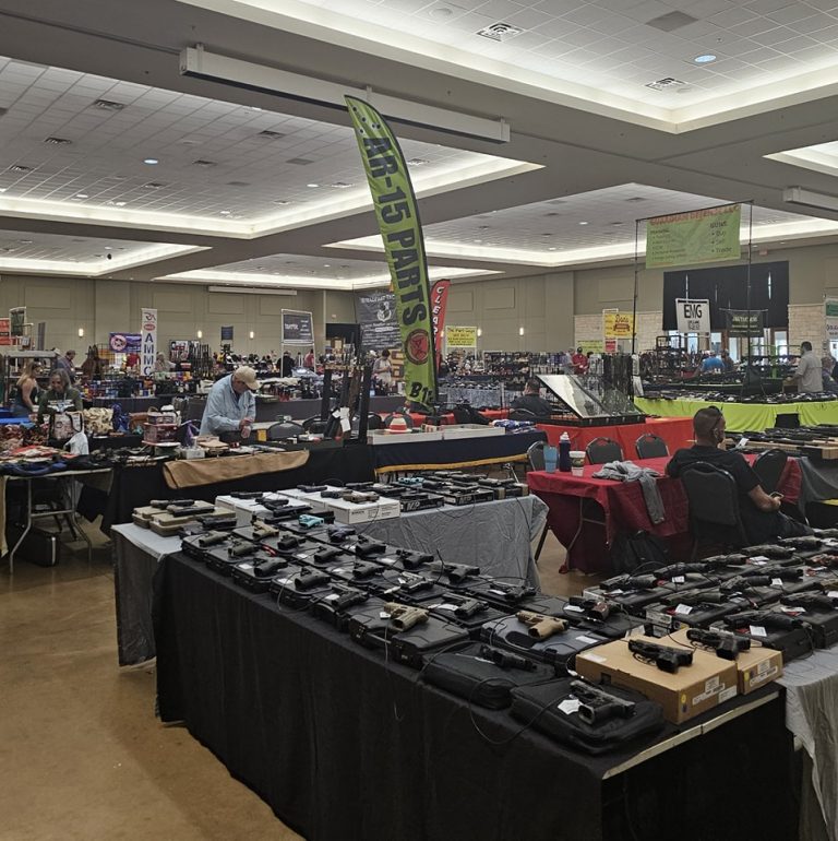 Gun-Show-pic-set-up-768×770